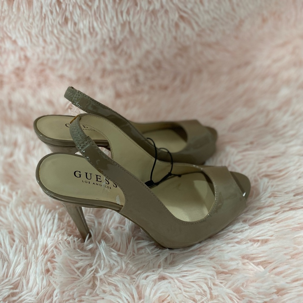 Guess, tan size 7